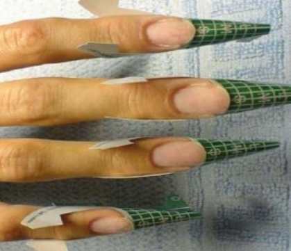 Дизайн ногтей в полоску