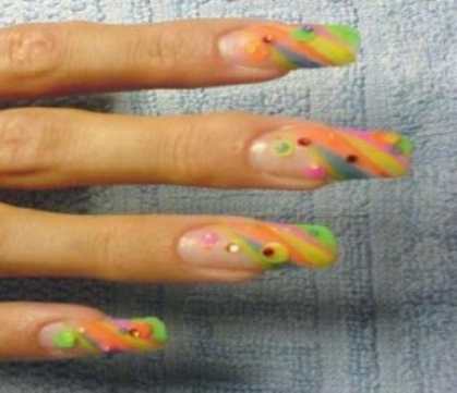 Дизайн ногтей в полоску