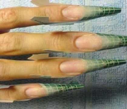 Дизайн ногтей в полоску