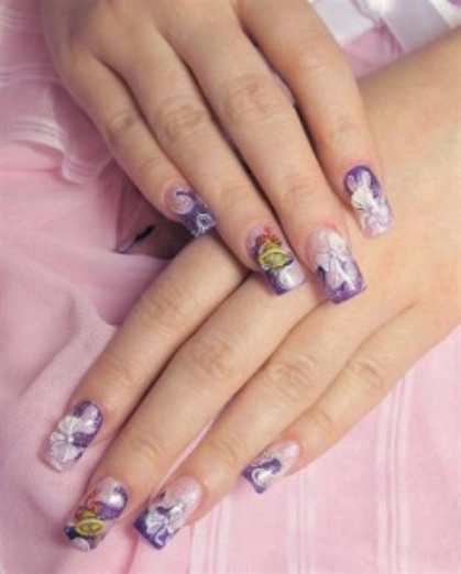 Нежные узоры на ногтях к Последнему звонку