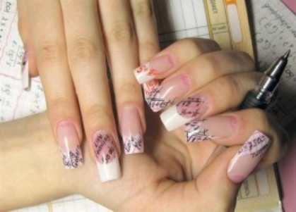 Нежные узоры на ногтях к Последнему звонку