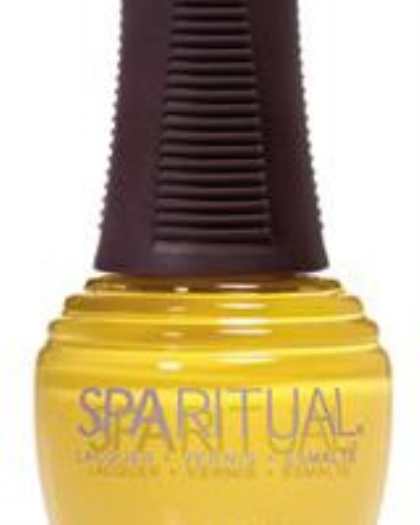 Желтые ногти в моде