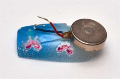 Вибрирующий маникюр