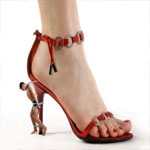 Как ходить на каблуках правильно?