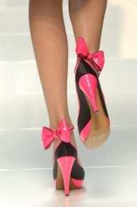 Как ходить на каблуках правильно?