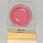 Косметика Yves Saint Laurent. Фото