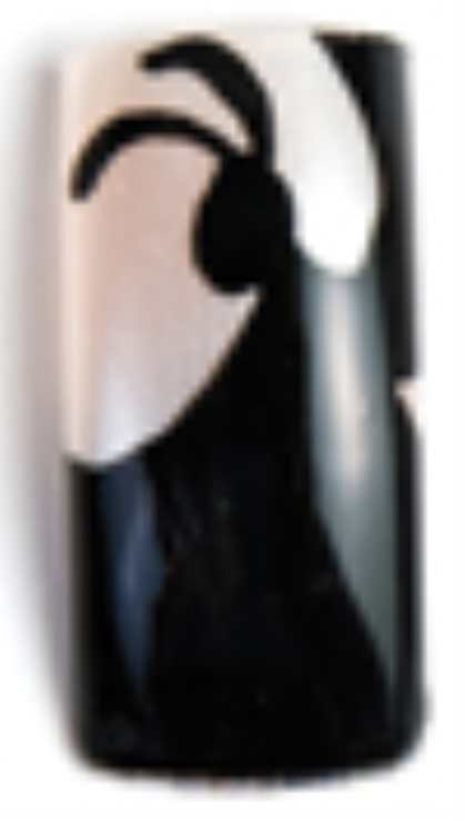 Рисунок на ногтях «Бабочка в увеличенном масштабе»