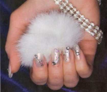 Рисунок на ногтях - Снежная королева