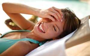 Как девушке научиться красиво смеяться?