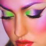 Как сделать яркий макияж?