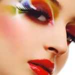 Как сделать яркий макияж?