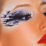 Как сделать яркий макияж?