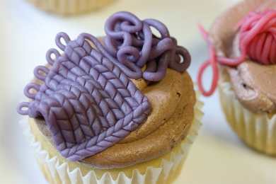 Вязанные украшения из марципана от Марты Стюарт