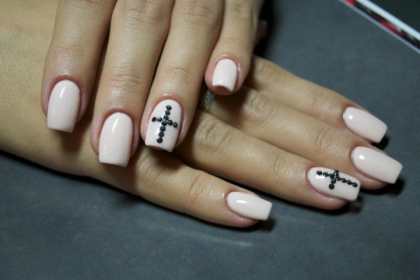 Выбираем материалы для наращивания ногтей